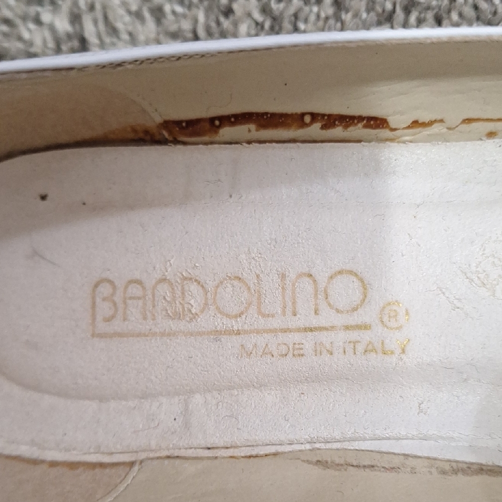 Vintage Bandolino Italy White Leather Slip-On Flats-8½ - Picture 2 of 10